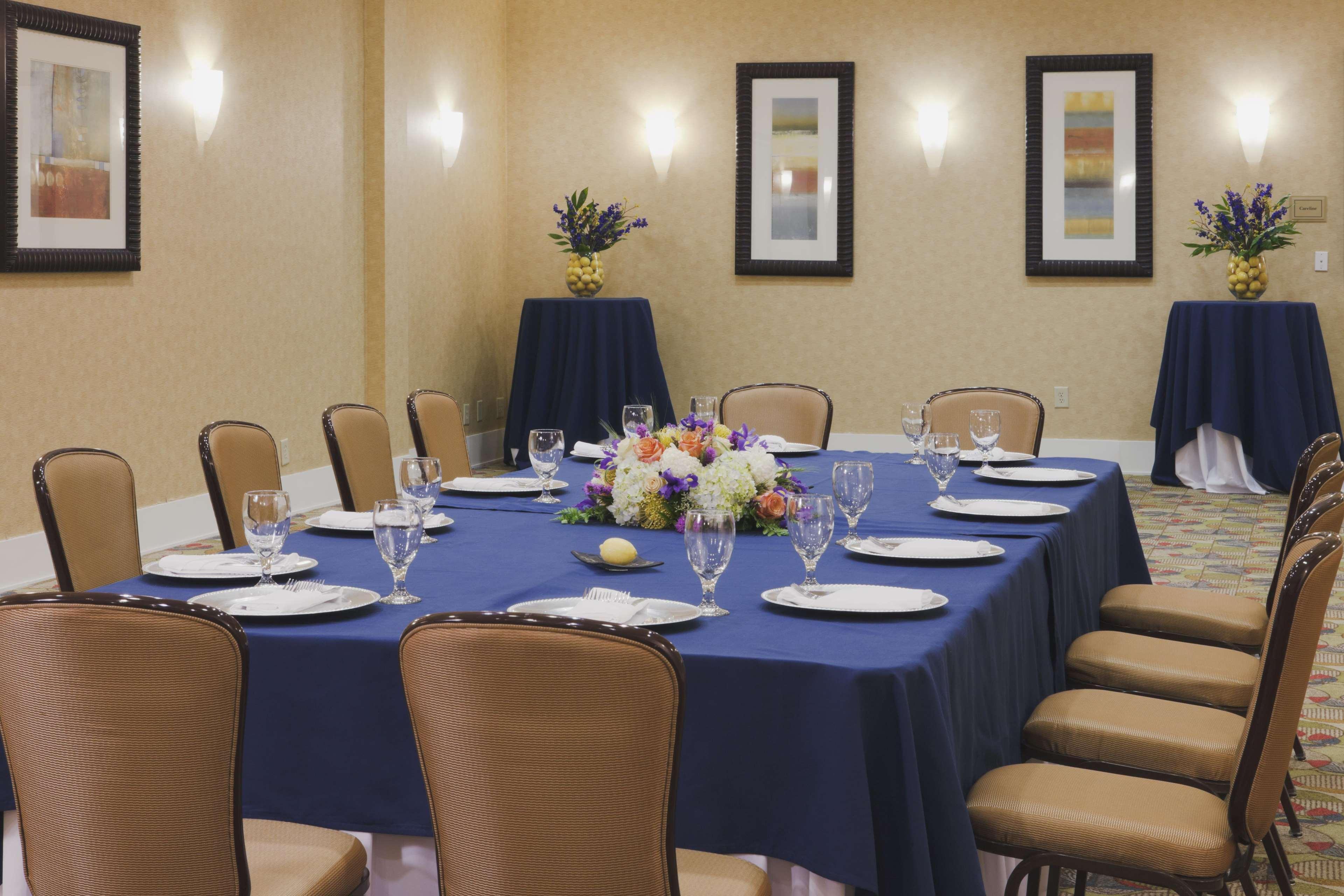 Hotel Doubletree By Hilton Columbus Restaurant photo