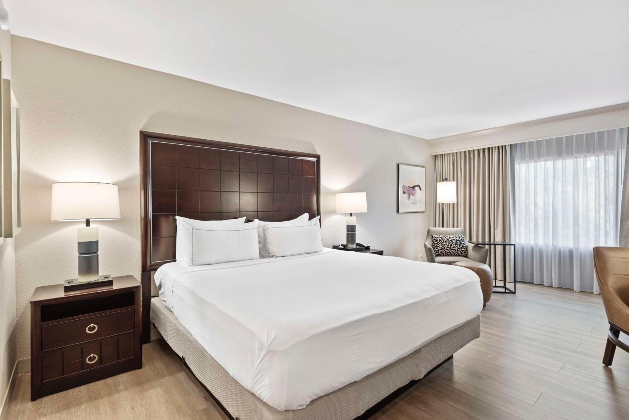 Hotel Doubletree By Hilton Columbus Extérieur photo