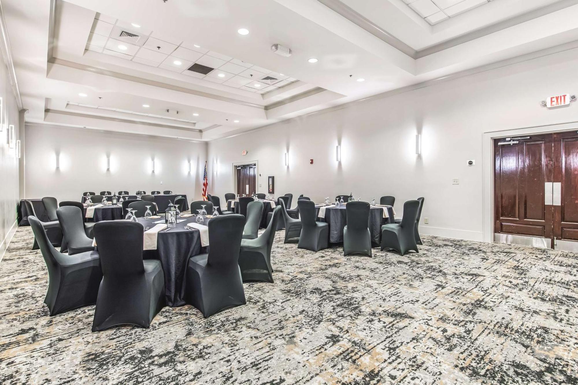 Hotel Doubletree By Hilton Columbus Extérieur photo