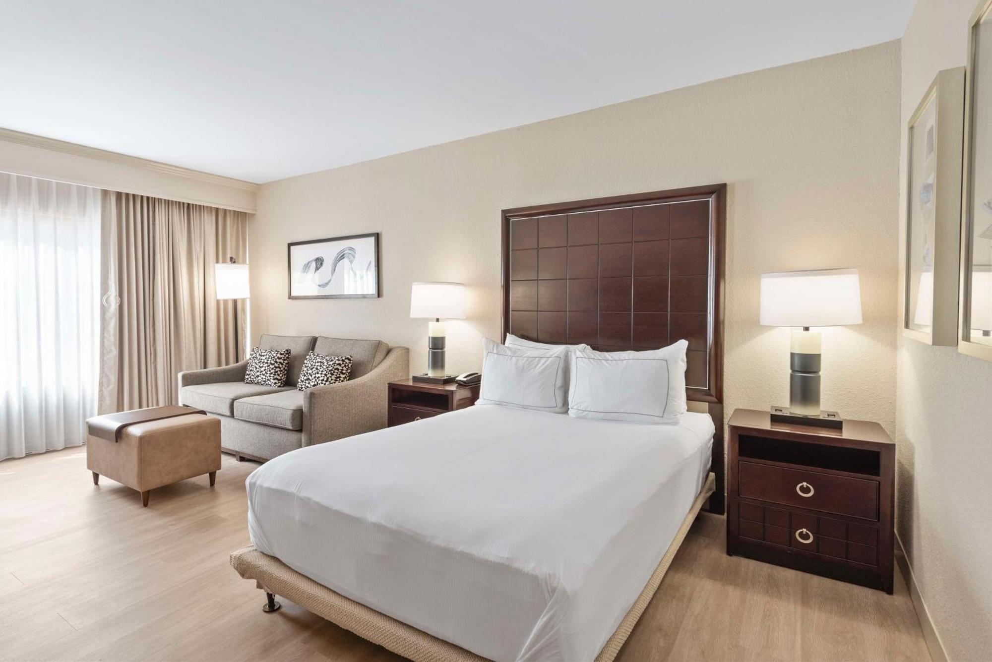 Hotel Doubletree By Hilton Columbus Extérieur photo
