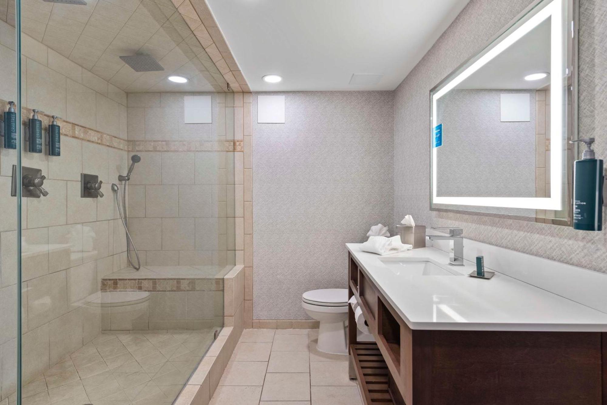 Hotel Doubletree By Hilton Columbus Extérieur photo