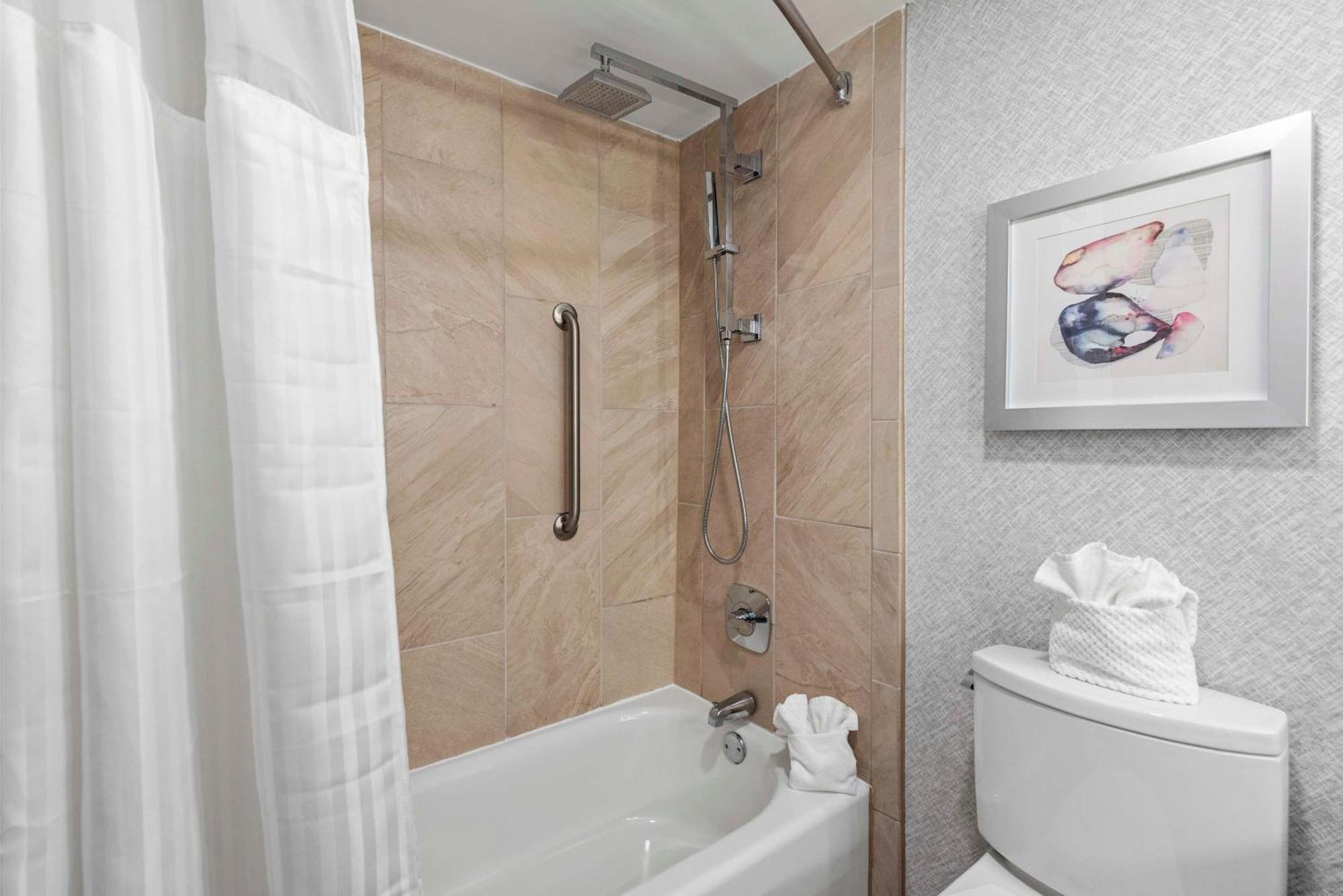 Hotel Doubletree By Hilton Columbus Extérieur photo