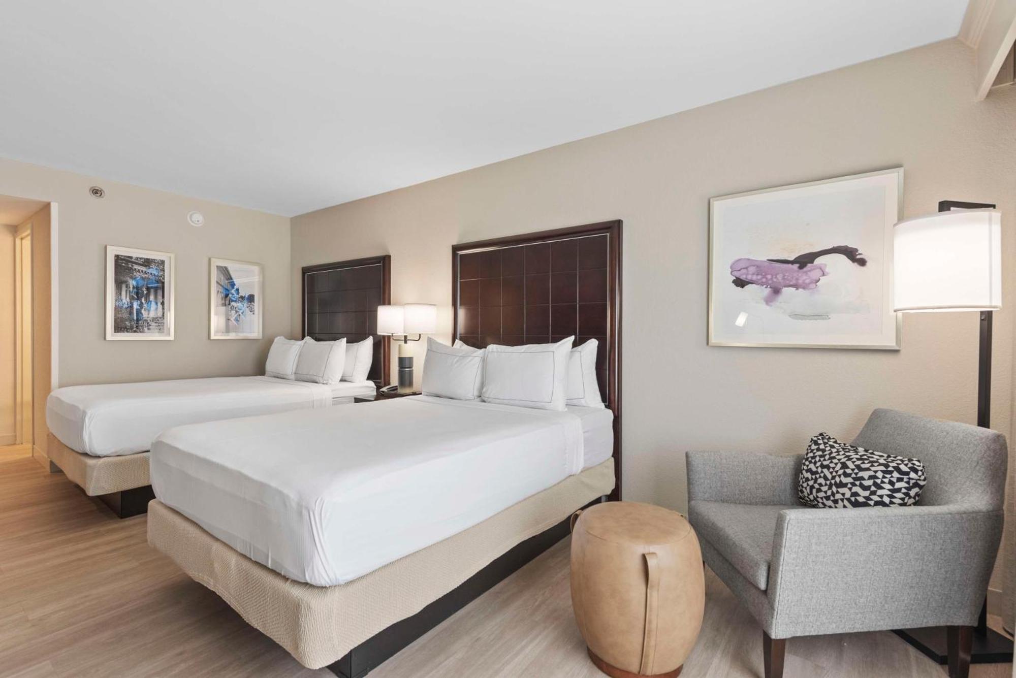Hotel Doubletree By Hilton Columbus Extérieur photo
