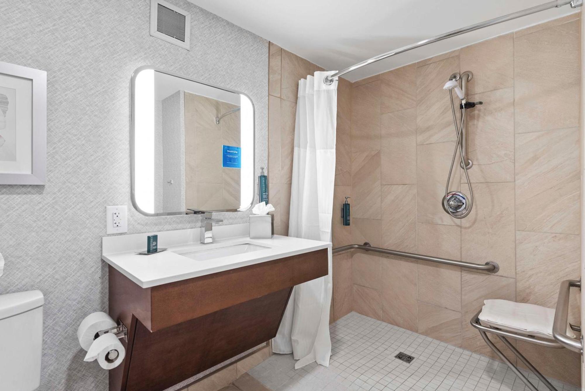 Hotel Doubletree By Hilton Columbus Extérieur photo
