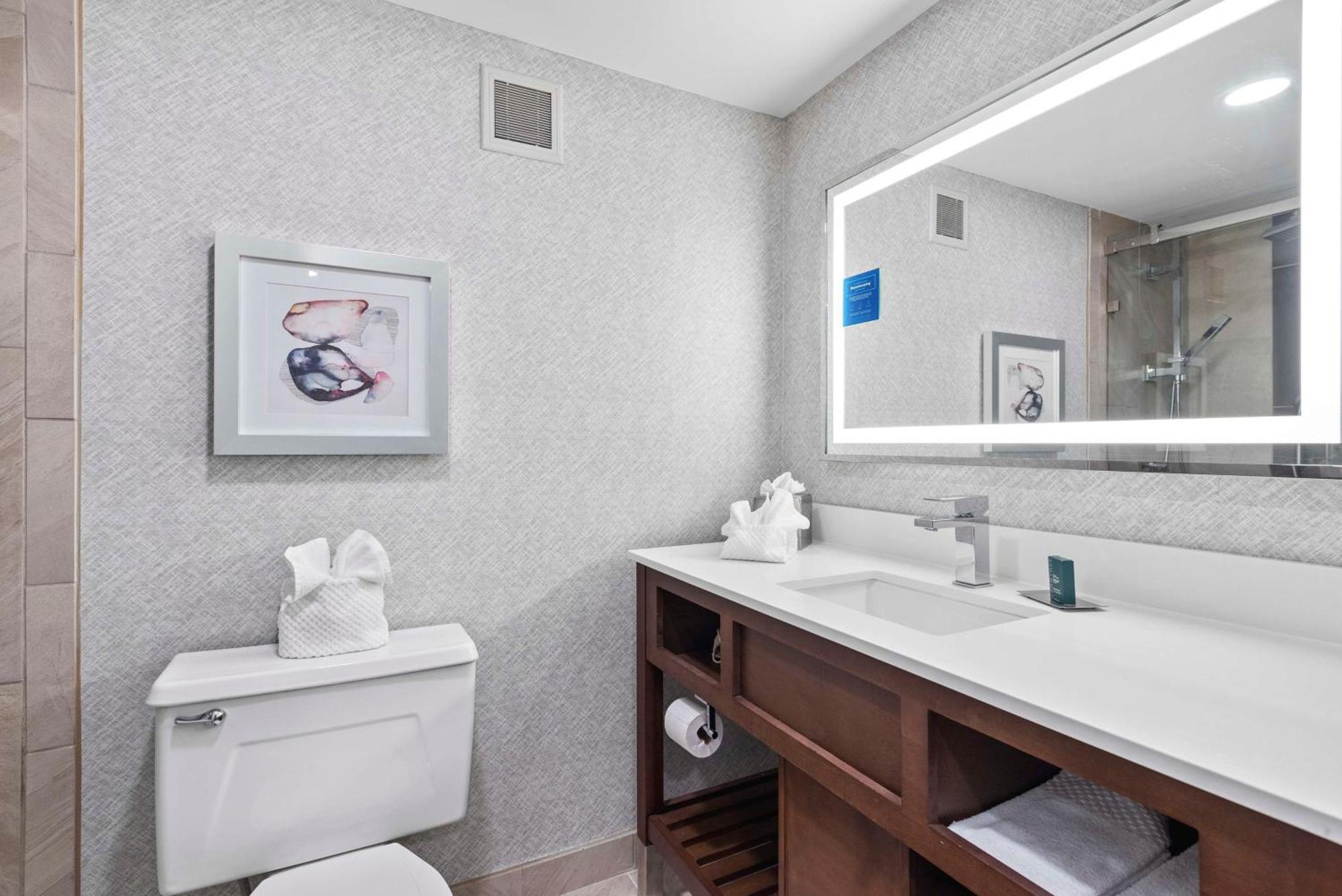 Hotel Doubletree By Hilton Columbus Extérieur photo