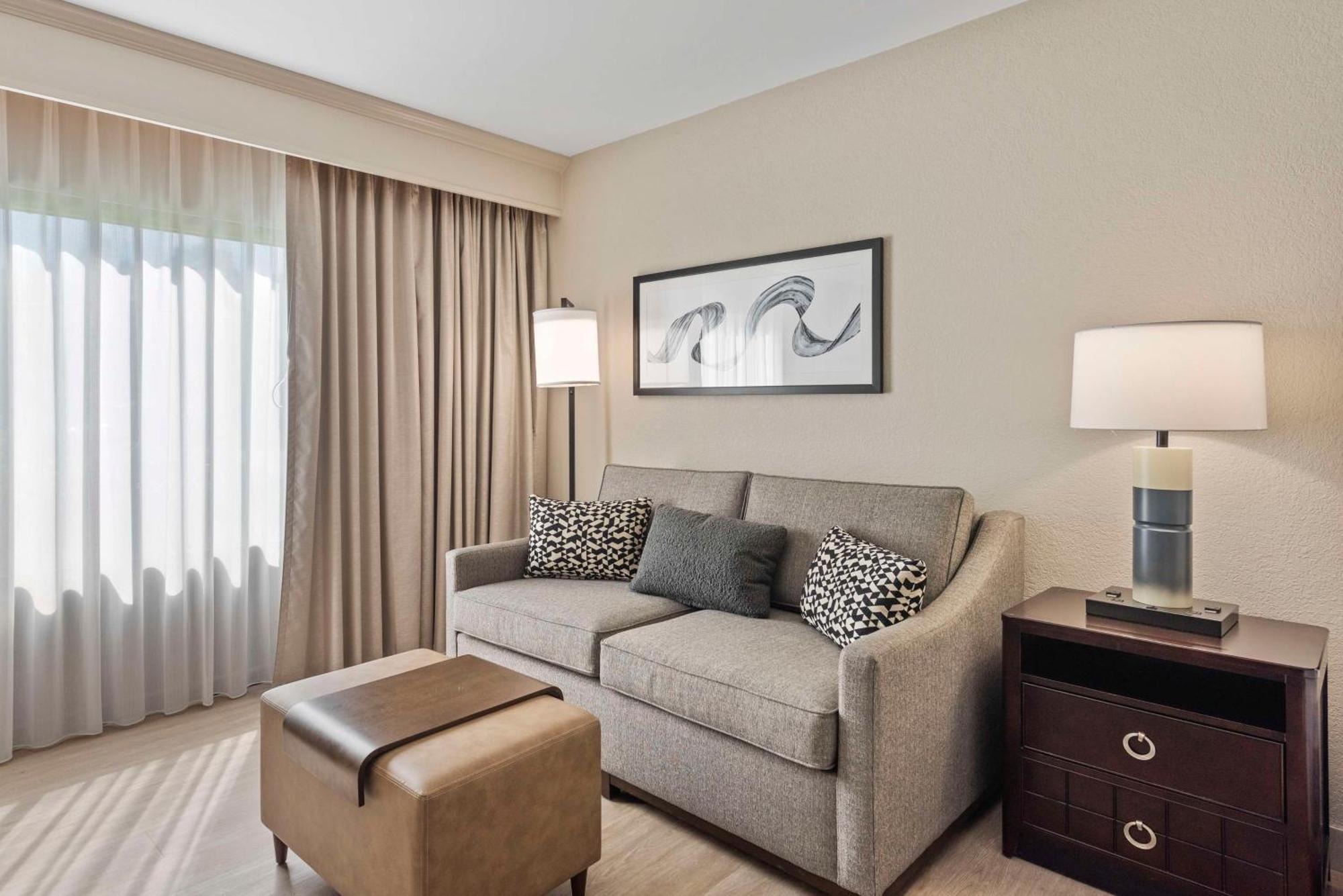 Hotel Doubletree By Hilton Columbus Extérieur photo